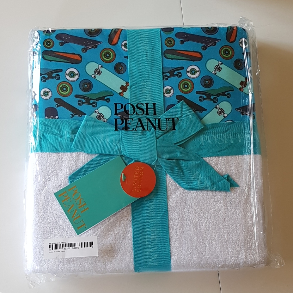 Posh Peanut Cole hooded towel